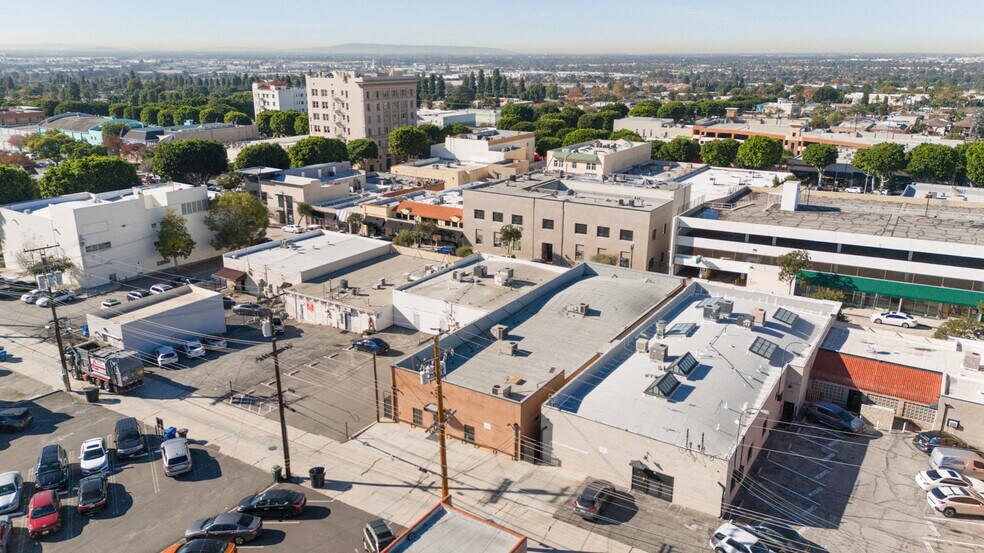 More Photos Of 6728 Bright Ave, Whittier Storefront For Sale