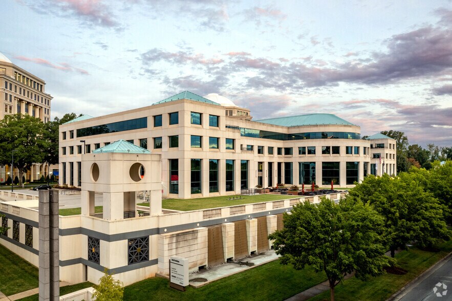 More Photos Of 4201 Congress St, Charlotte Office For Lease