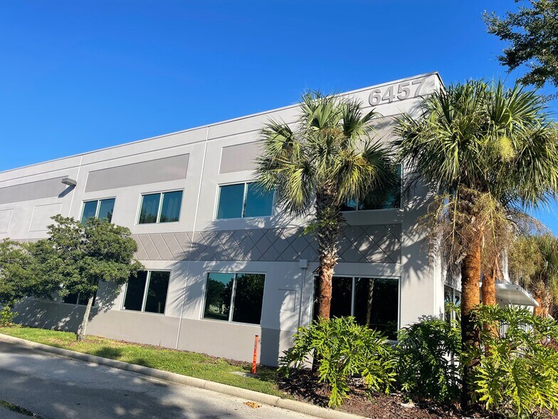 More Photos Of 6457 Hazeltine National Dr, Orlando Warehouse For Sale