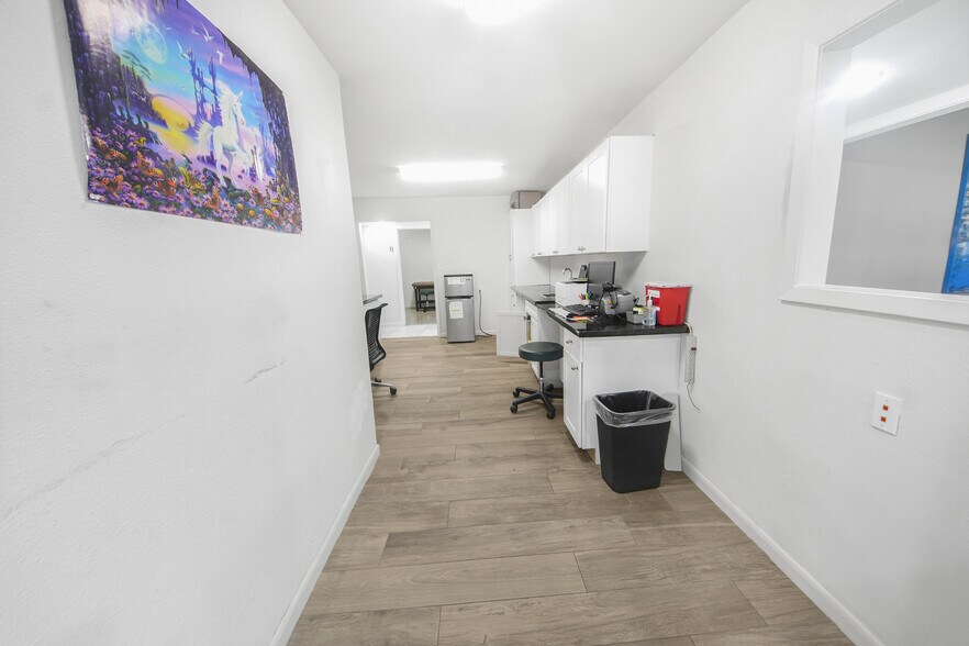 More Photos Of 7030 Bretshire Dr, Houston Medical For Sale