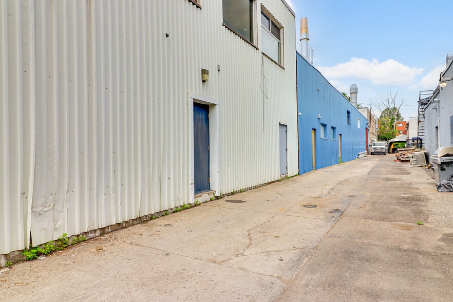 More Photos Of 10021 Av De London, Montréal Industrial For Sale
