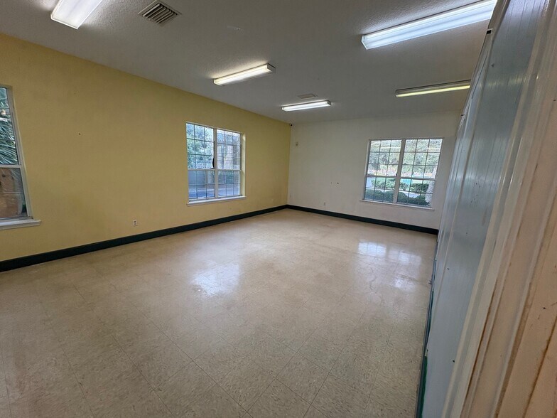 More Photos Of 1986 Citrona Dr, Fernandina Beach Daycare Center For Sale