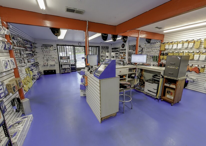 More Photos Of 11020 N State Highway 49, Martell Freestanding For Sale