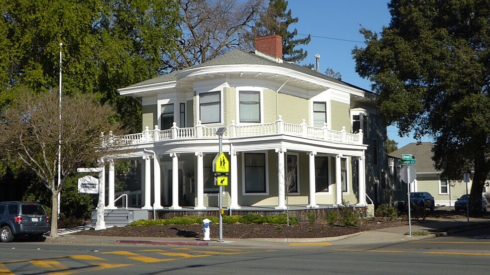 Primary Photo Of 725 College Ave, Santa Rosa Office For Sale