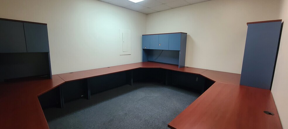More Photos Of 96-102 Forsman Dr NW, Fort Walton Beach Office For Lease