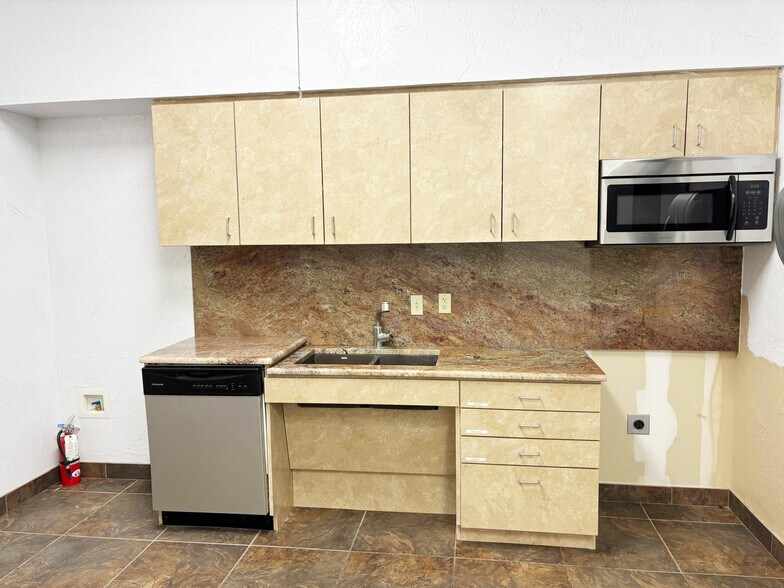 More Photos Of 6814 Lebanon Rd, Frisco Medical For Lease