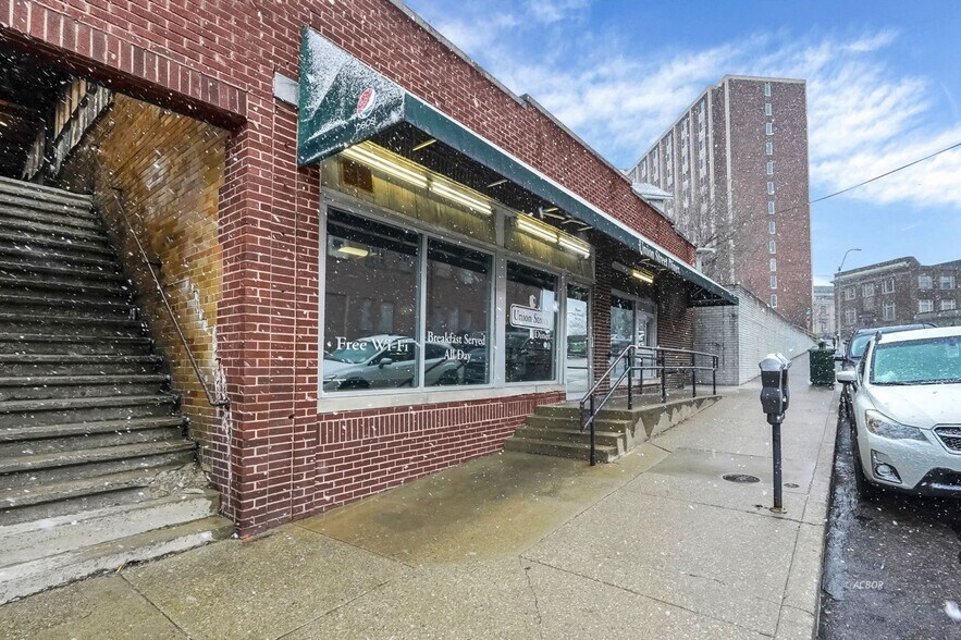 More Photos Of 72 W Union St, Athens Flex For Sale