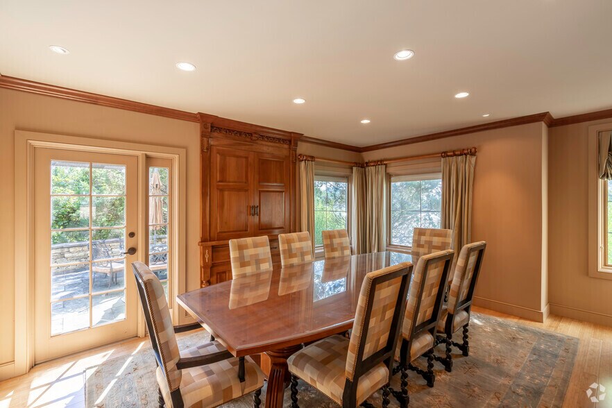 More Photos Of 83 Orchard Hill Park Dr, Leominster Office For Sale