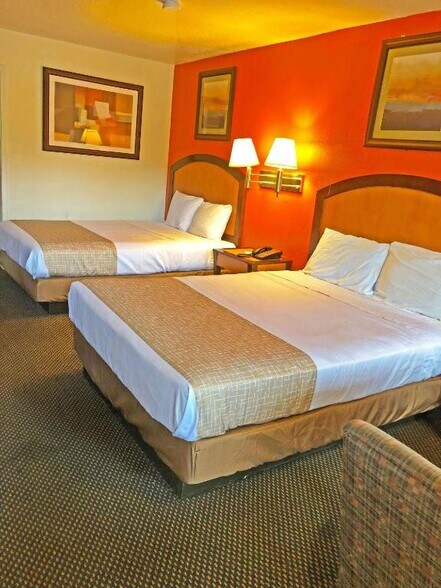 More Photos Of 8850 Airport Blvd, Houston Hospitality For Sale