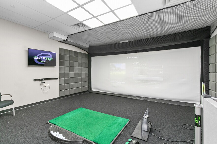 More Photos Of 12951 University Ave, Clive Medical For Lease