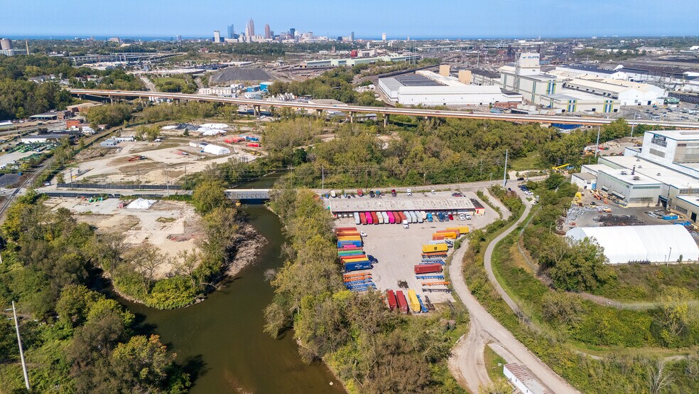 More Photos Of 550 Harvard Ave, Cuyahoga Heights Truck Terminal For Lease
