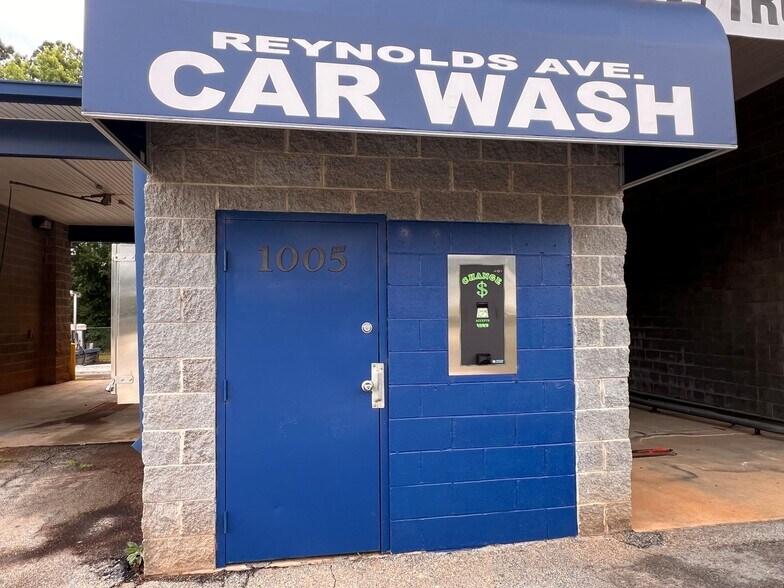 More Photos Of 1005 Reynolds Ave, Greenwood Specialty For Sale