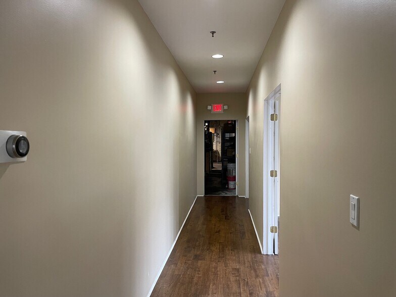 More Photos Of 8101 Monticello Ave, Skokie Flex For Sale