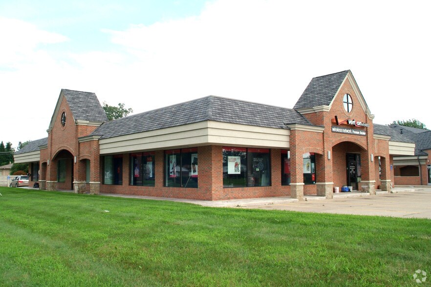 More Photos Of 44472-44484 Mound Rd, Sterling Heights Medical For Lease