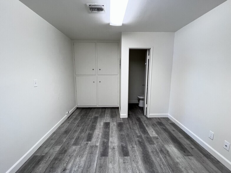 More Photos Of 144 E Santa Clara St, Arcadia Warehouse For Lease