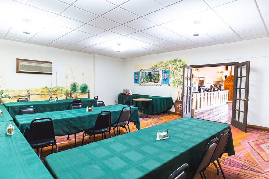 More Photos Of 1765 S Main St, Las Cruces Hotel For Sale
