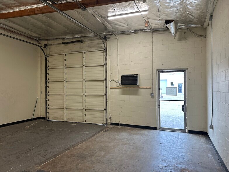 More Photos Of 9600 Cozycroft Ave, Chatsworth Warehouse For Lease