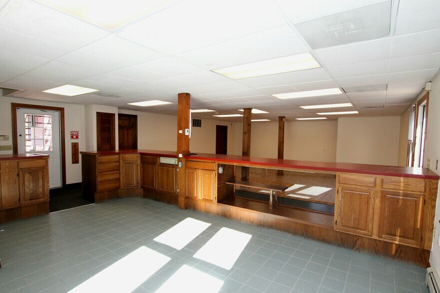 More Photos Of 9 Old Westminster Rd, Hubbardston Warehouse For Lease