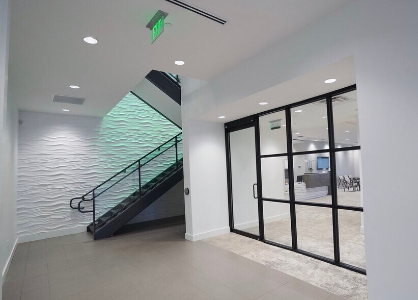 More Photos Of 2160 Capital Cir NE, Tallahassee Medical For Lease