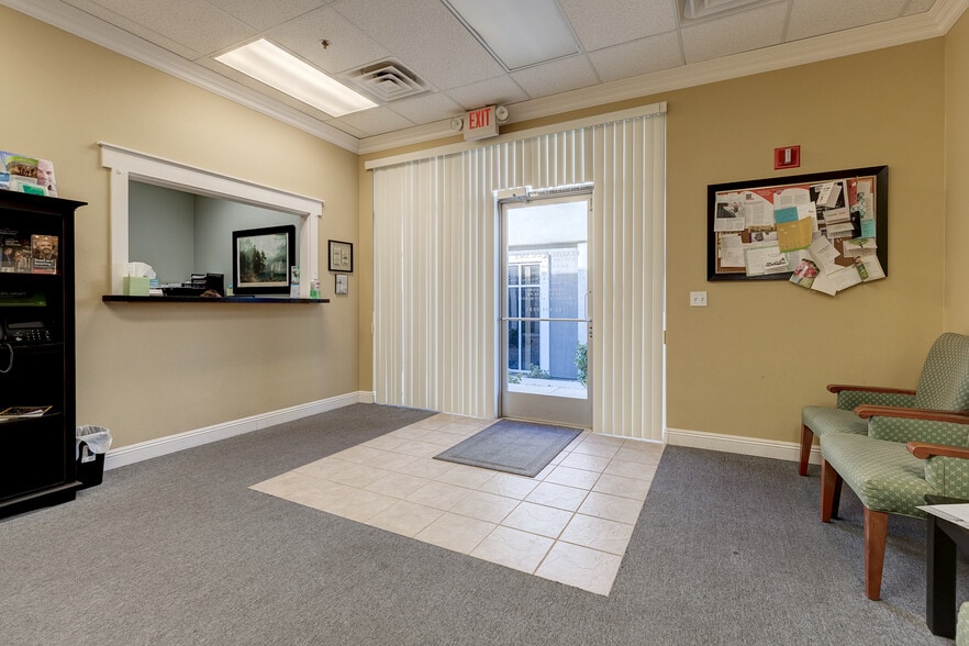 More Photos Of 2461 W Horizon Ridge Pky, Henderson Medical For Lease