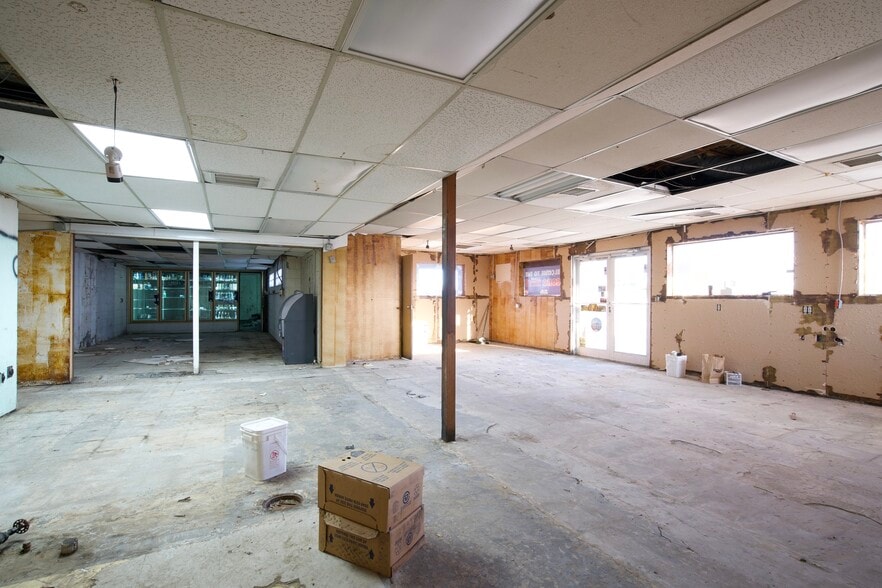 More Photos Of 1211 E Lewis St, Pasco Convenience Store For Sale