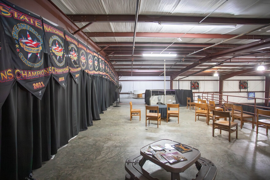 More Photos Of 1205 Crown Park Cir, Winter Garden Warehouse For Sale