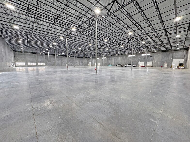 More Photos Of 100 Commerce Center Dr, Collinsville Light Distribution For Lease