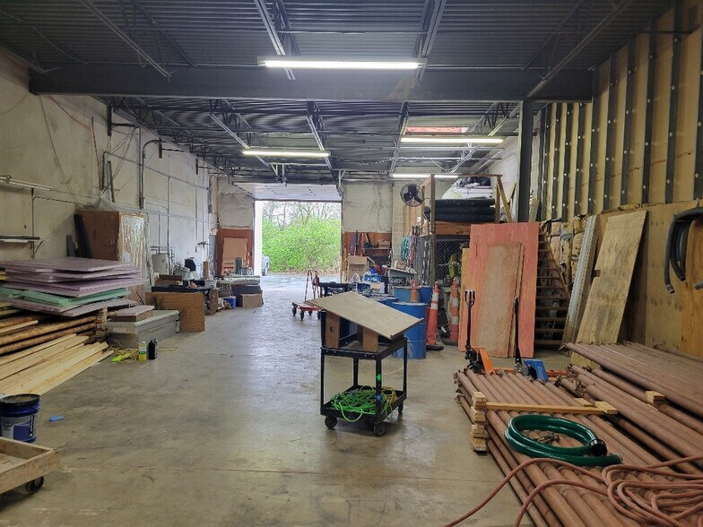 More Photos Of 521 Byers Rd, Miamisburg Light Distribution For Sale