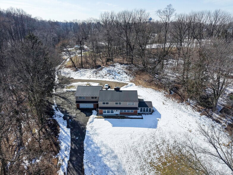 More Photos Of 166 Rosehill Ave, West Grove Multifamily For Sale