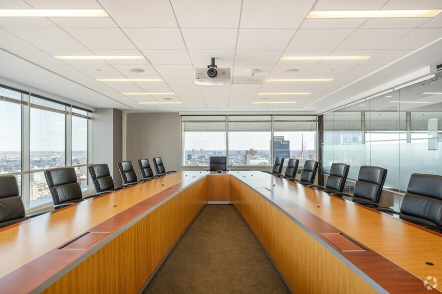 More Photos Of 1650 Arch St, Philadelphia Office For Sale