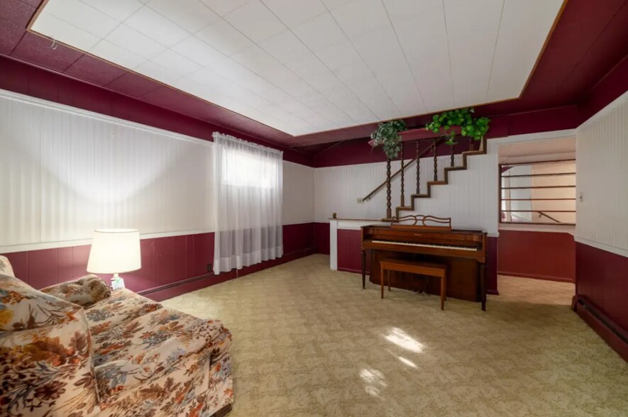 More Photos Of 1773 Superior St, Three Lakes Office For Sale