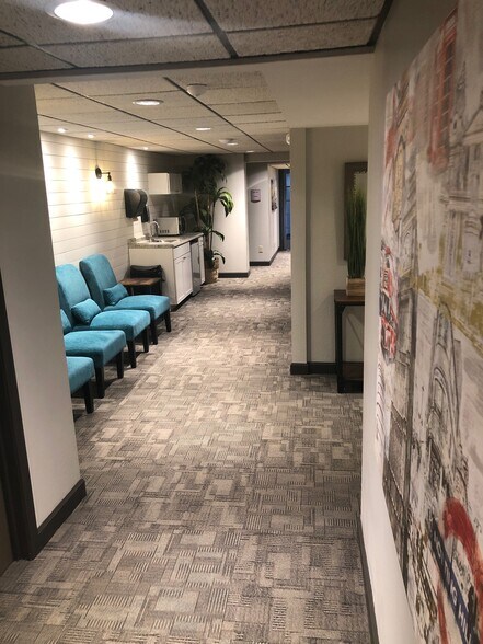 More Photos Of 5702 Elaine Dr, Rockford Unknown For Lease