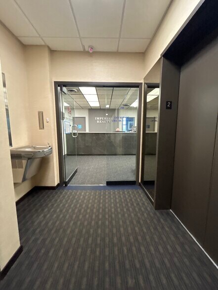More Photos Of 4747 W Peterson Ave, Chicago Office For Lease