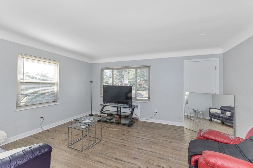 More Photos Of 6914 Montgomery Rd, Cincinnati Apartments For Sale