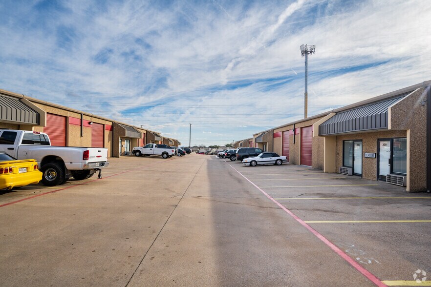 More Photos Of 8851 West Fwy, Fort Worth Unknown For Lease