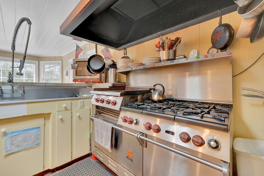 More Photos Of 77 Main St, Sutter Creek Hospitality For Sale