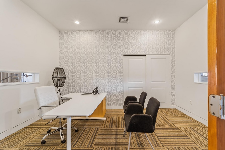 More Photos Of 1027 S Clinton Ave, Trenton Office For Sale