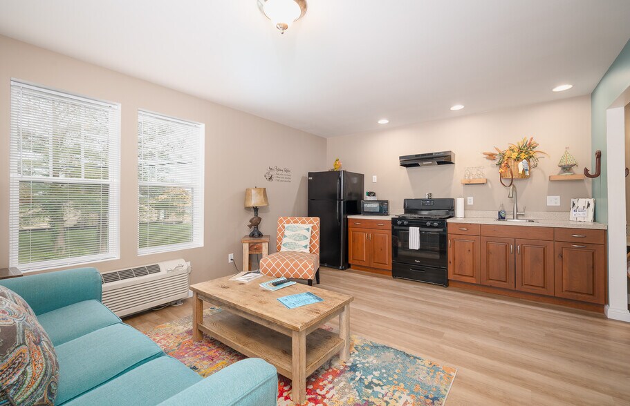 More Photos Of 1435 Main st, Grafton Specialty For Sale