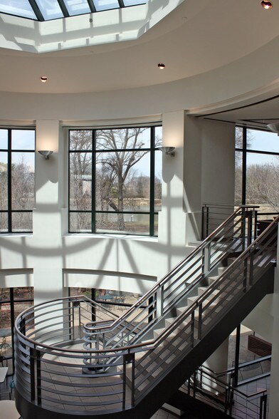 More Photos Of 7130 Goodlett Farms Pky, Cordova Office For Lease