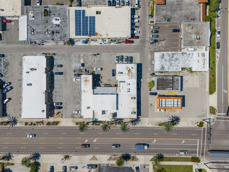 More Photos Of 200 S Tamiami Trl S, Venice Storefront Retail Office For Sale