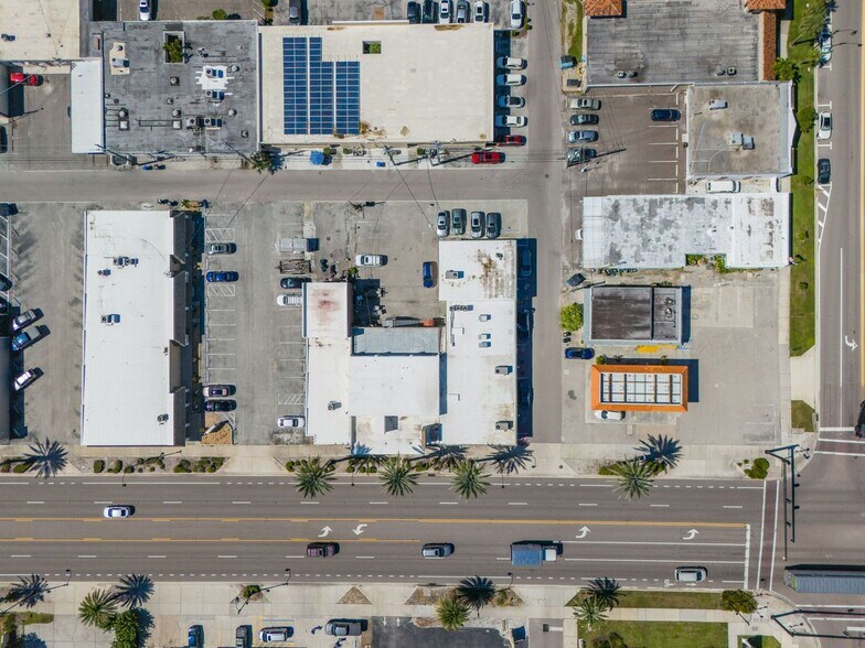 More Photos Of 200 S Tamiami Trl S, Venice Storefront Retail Office For Sale