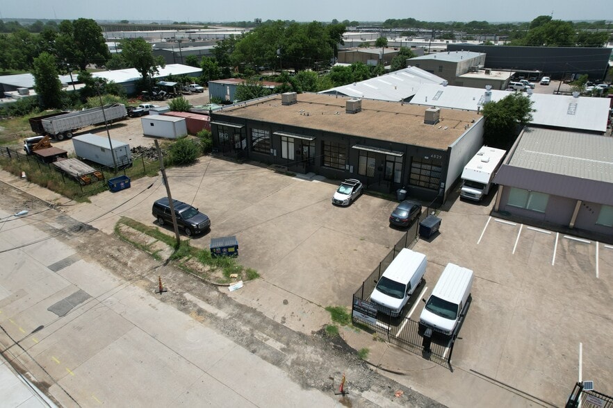 More Photos Of 4829 Gretna St, Dallas Industrial For Lease