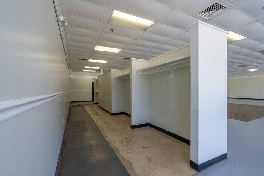 More Photos Of 439-489 N Cannon Blvd, Kannapolis Unknown For Lease