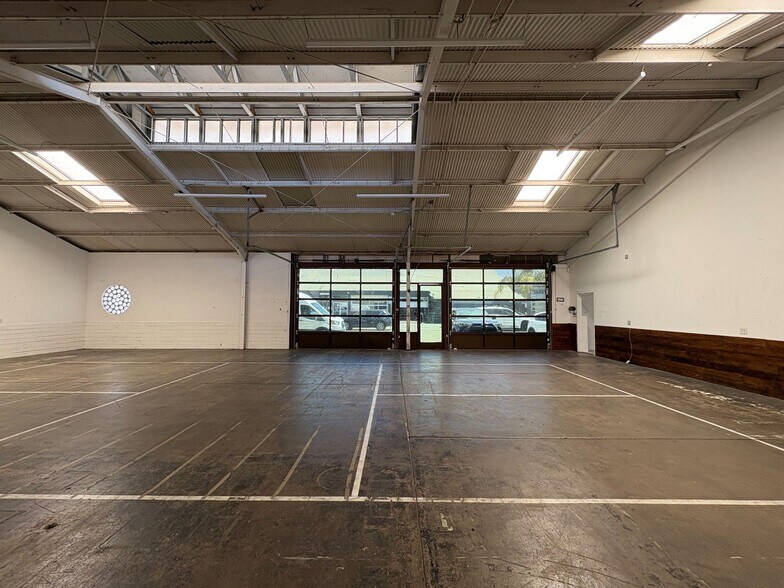 More Photos Of 1630 Superior Ave, Costa Mesa Warehouse For Lease