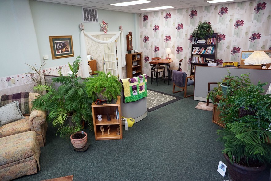 More Photos Of 1 Park Place Ave, Fredonia Office For Lease