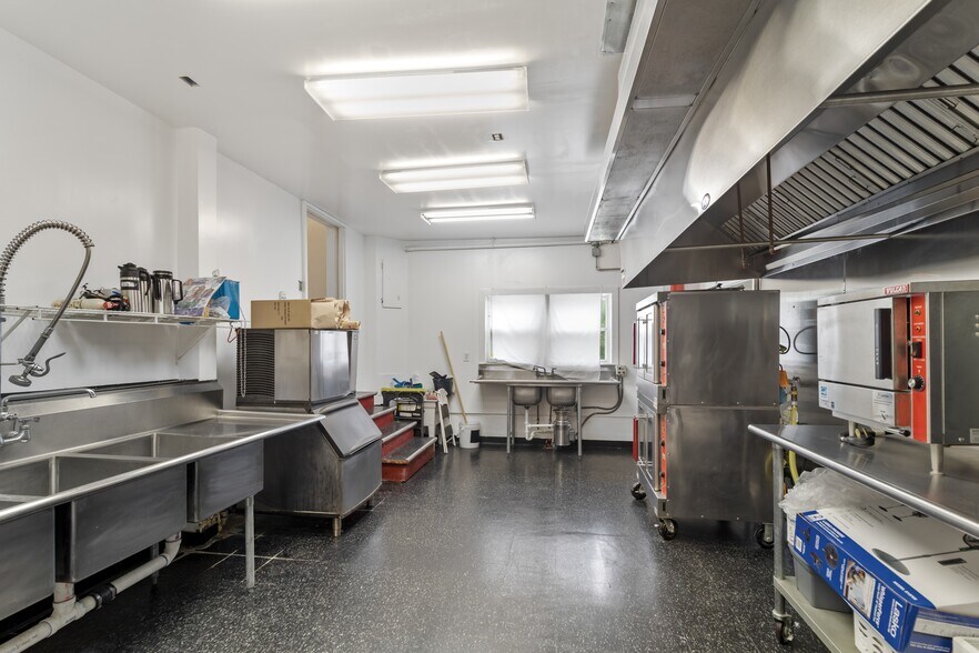 More Photos Of 300 Maple St, Smyrna Restaurant For Sale