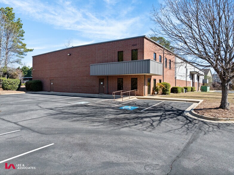 More Photos Of 4240 Industrial Center Ln, Acworth Warehouse For Sale