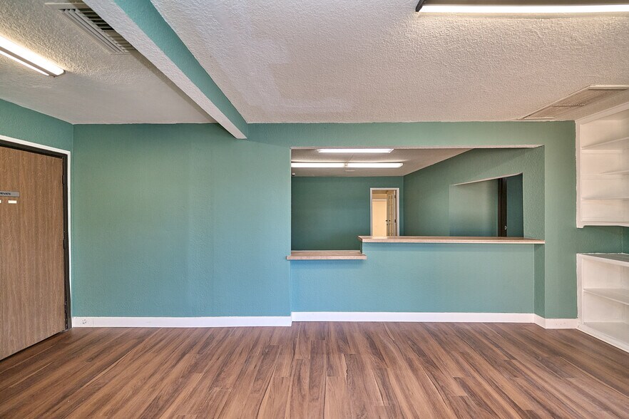 More Photos Of 5430 Arlington Ave, Riverside Storefront Retail Residential For Sale