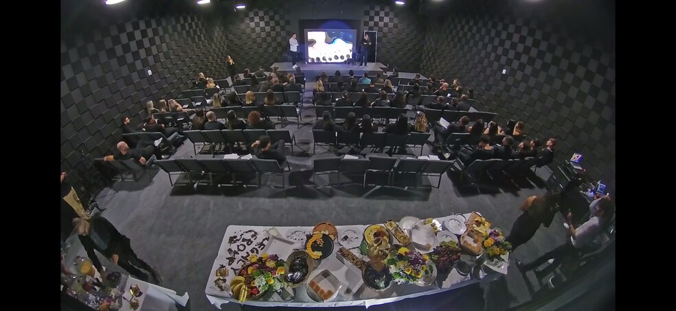 More Photos Of 2121 S Hiawasee Rd, Orlando Coworking Space