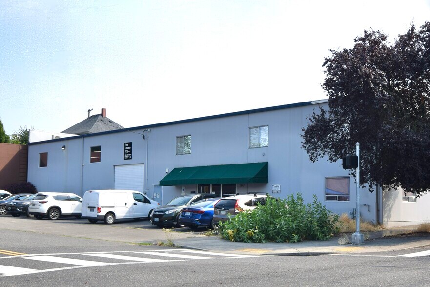 Primary Photo Of 120 NE 9th Ave, Portland Warehouse For Lease